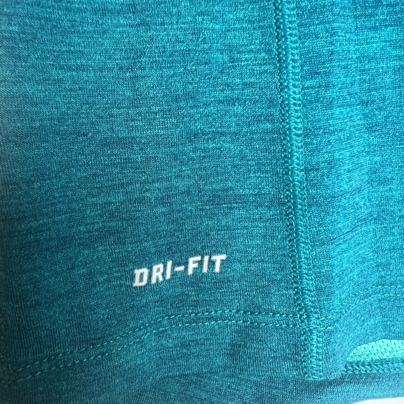 Nike Dri fit long sleeved running shirt Medium - Picture 3 of 4